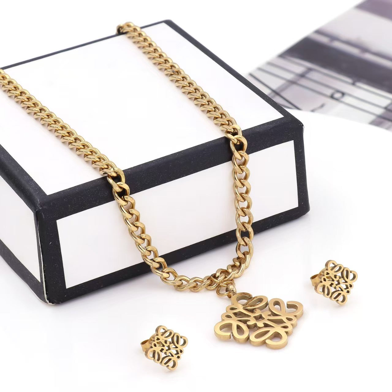 Jewelry set necklace and earrings HQ in gold / silver waterproof set