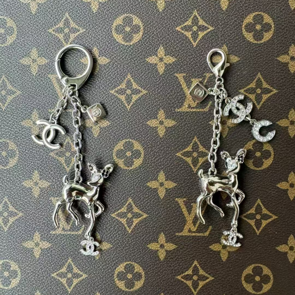C&C deer keychains, bag charm, car key ring pendant for purse, handbag bag, earphone case decoration with stone with diamond