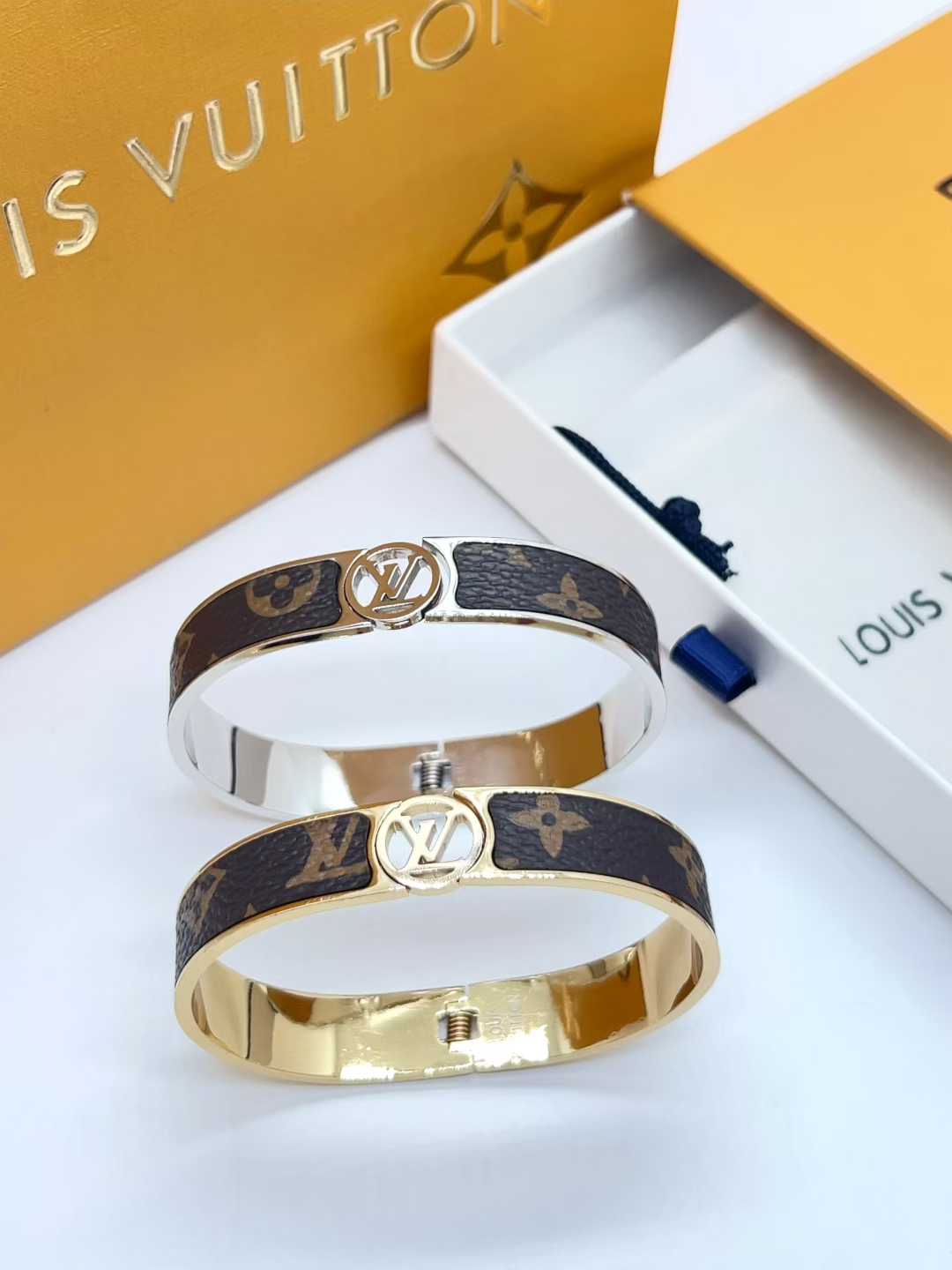 L&V leather bangle gold / silver high quality hollow out bracelet jewelry