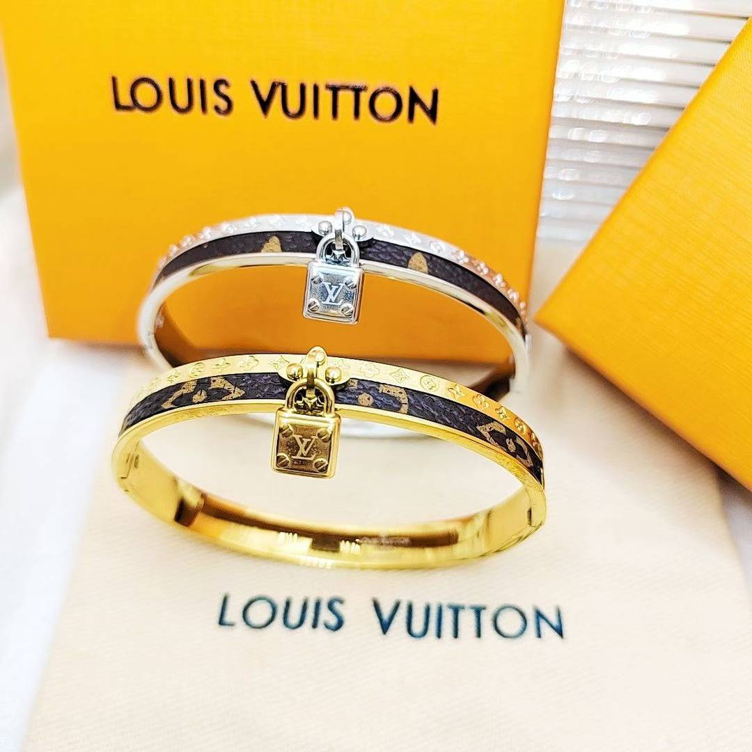 L&V leather dangle bracelet with lock gold / silver never fade HQ with stamp jewelry