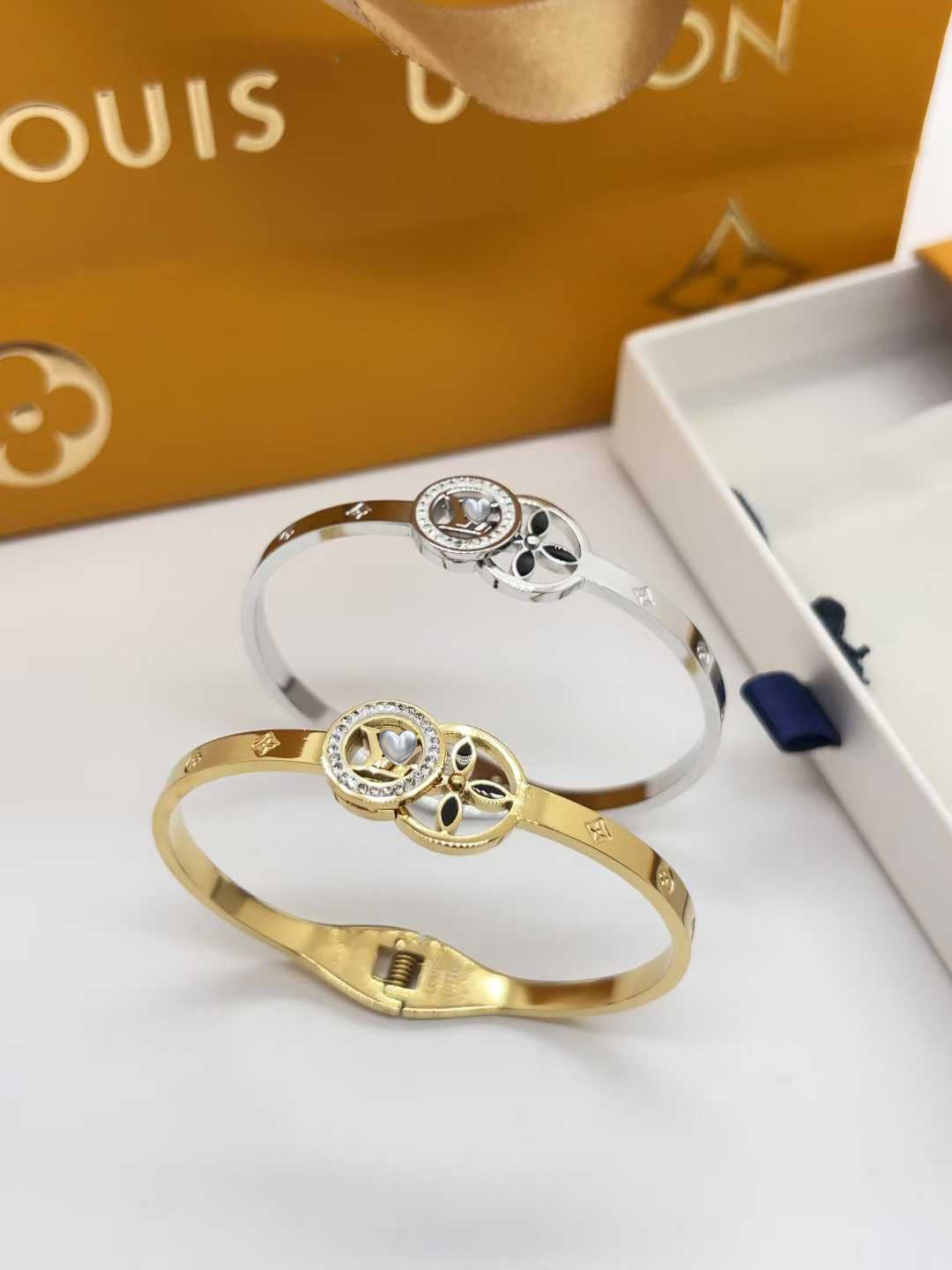 Bangle with stone hollow out gold / silver with stamp bracelet waterproof jewelry