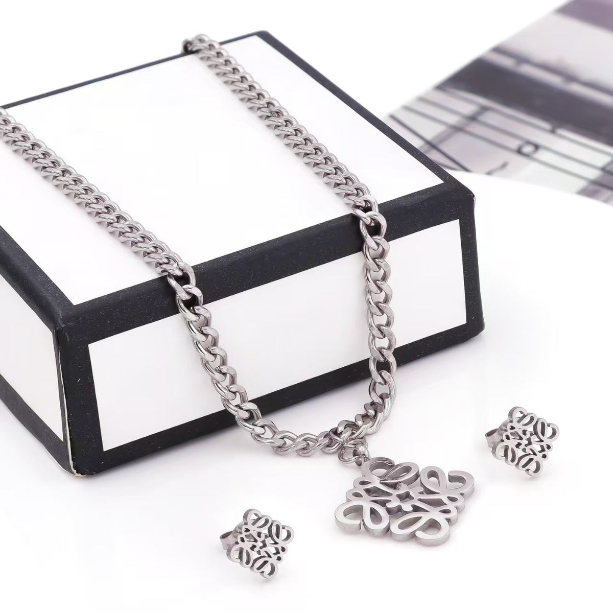 Jewelry set necklace and earrings HQ in gold / silver waterproof set