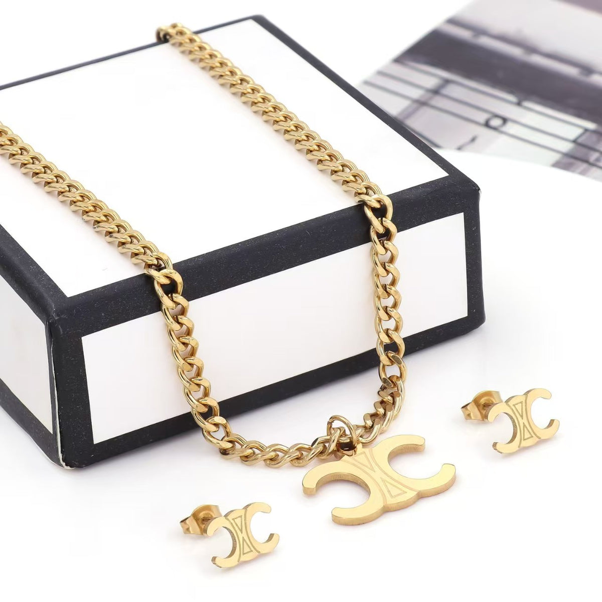 Jewelry set non-fading necklace and earrings HQ in gold color waterproof set