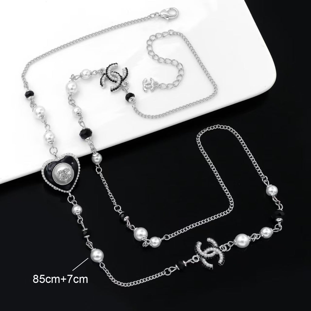 Long necklace in gold / silver with black heart with diamond with pearl with bead jewelry