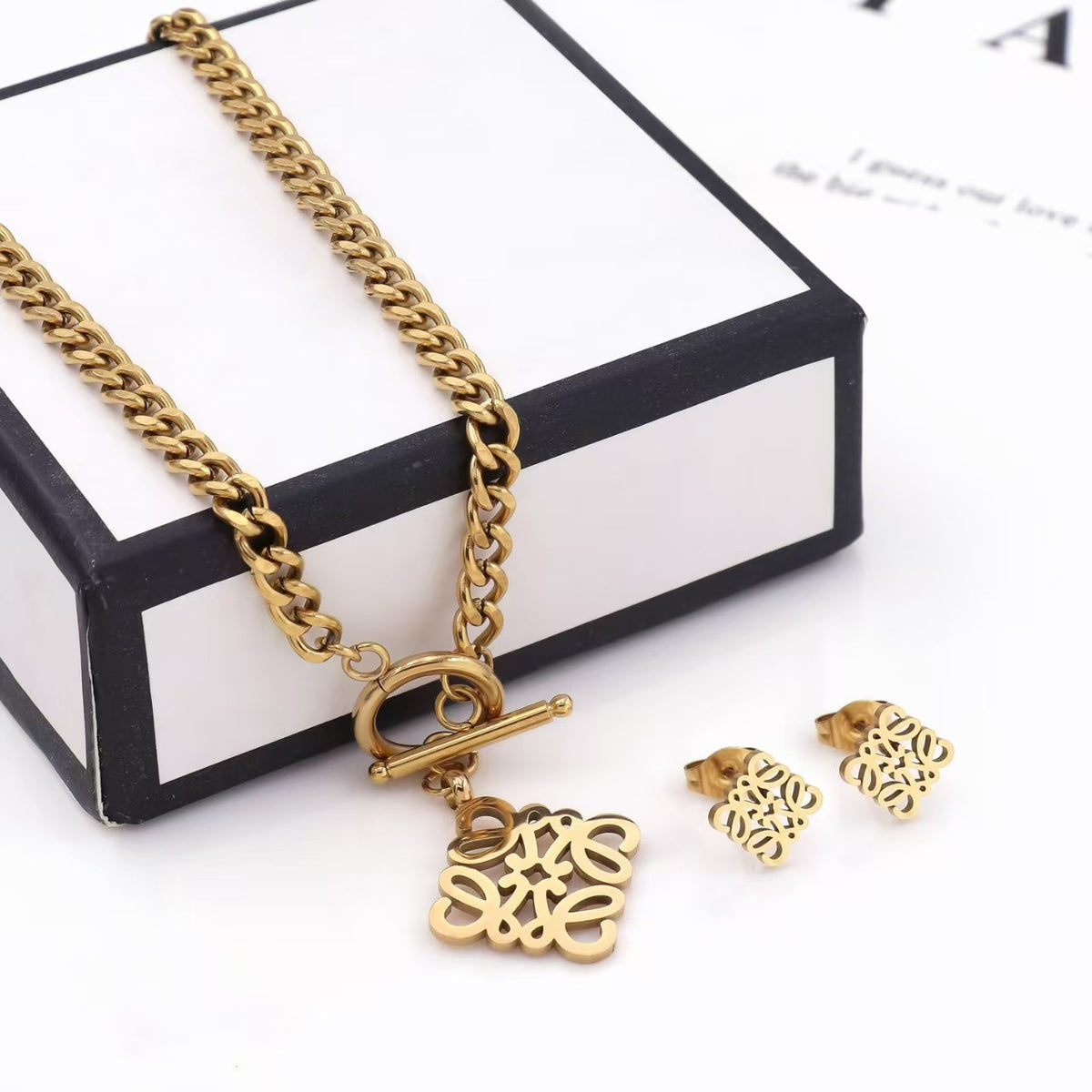 Jewelry set HQ necklace and earrings in gold color waterproof set