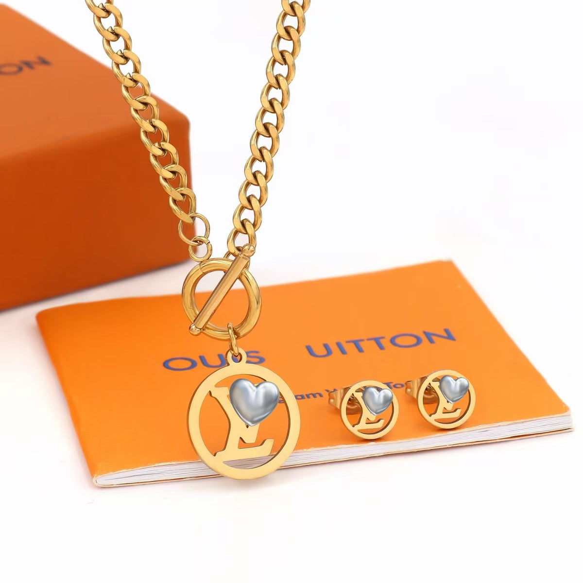 Jewelry set necklace and earrings in gold color non-fading set