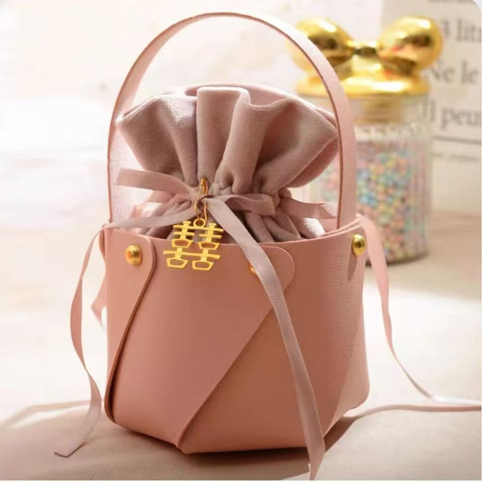 Christmas packing Mini Bucket Bag  Leather hand-held apple packaging bag, Ping An fruit, Christmas gift