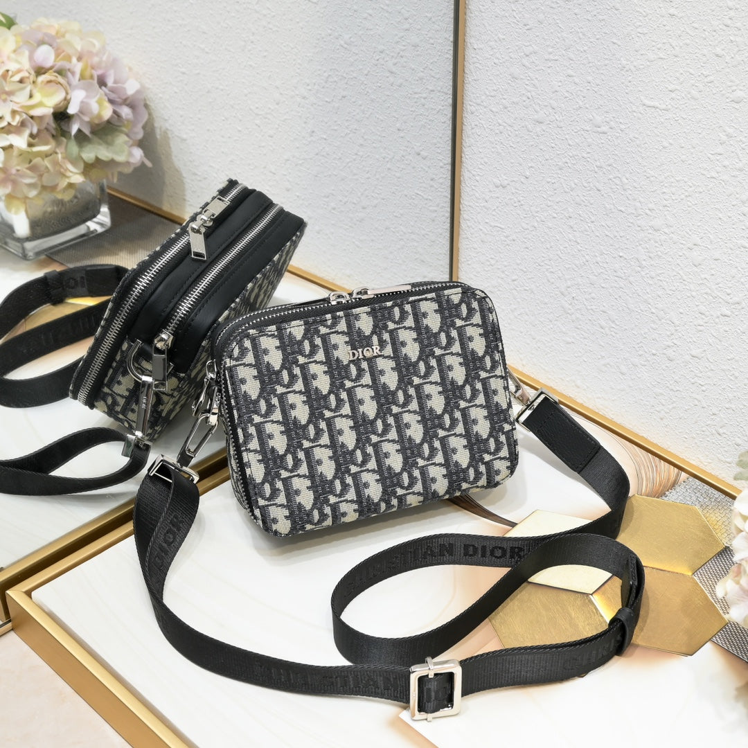 Camera bag with retro monogram pattern double-layer cross body bag with stamp for women for men